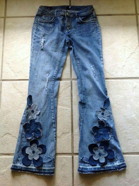 Customized Jeans, Clothing Crafts, Upcycle Clothes Diy, Blue Jeans Crafts, Denim Outfits, Denim Projects, Repurposed Clothing, Custom Jeans, Denim Flowers