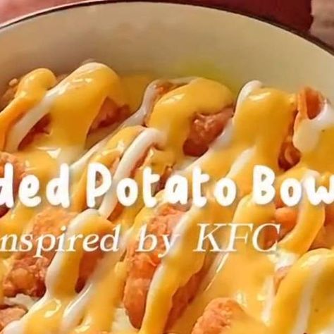 Food reels | Food post on Instagram: "Mouthwatering Loaded Potato Bowl 🥔 Recipe: {Mashed potato} 1. 2 potatoes 2. 2 tbsp unsalted butter 3. Salt & black pepper 4. Milk {chicken popcorn} 1. Marinated chicken breast 2. Bestari kentucky flour Drizzle with some mayonnaise and cheese sauce. . . . . . 🎥 by @sentiasa.lapar . #foodstyling #foodstagram #foodlover #asmrfood #easyrecipes #foodreels  #foodphotography #fooddelicious #tasty #foodart #recipeoftheday #foodlove #foodiesofinstagram #foodiesofinsta #fyp #foodreelstagram #nycfood #viralreels #usa #californiafoodie #losangelesfood #explorepage #foodsofinstagram #potatoes #potatoesrecipes #cheese #eating #usafood #cookingram" Loaded Potato Bowl, Kfc At Home, Small Tummy, Potato Bowl Recipe, Marinated Chicken Breast, Chicken Popcorn, Milk Chicken, Potato Bowl, Marinating Chicken Breast