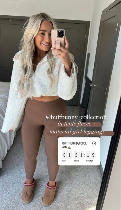 Mauve Leggings Outfit, Nude Leggings Outfit, Athletic Fall Outfits, Tan Leggings Outfit, Fall Outfits With Leggings, Brown Leggings Outfit, Ugg Outfits, Mom Fits, Post Partum Outfits