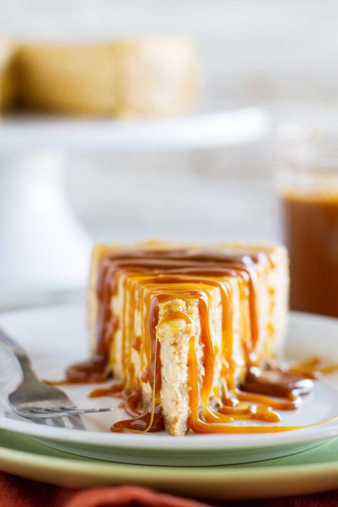 Cheesecake With Caramel Sauce, Cake With Caramel Sauce, Thanksgiving Cheesecake, Beef Burrito Recipe, Chimichanga Recipe, Baking Therapy, Taste And Tell, Fall Goodies, Cake With Caramel