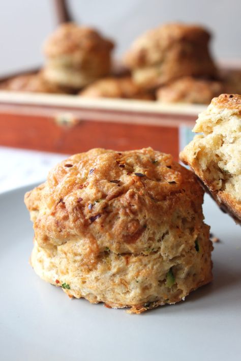 Cheesy Courgette Scones Lotus Biscoff Cheesecake, Sleep Food, Cheese Scone Recipes, Carrot Recipe, Scone Recipes, Biscoff Cheesecake, Homemade Scones, Biscoff Cookie Butter, Cheese Scones