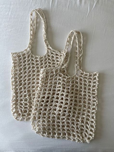 Crochet Market Bag Beige Crochet Bag Crochet Net Bag - Etsy Summer crochet bag #summercrochetbag #crochet #crochetbag #crochetbags 13.611 Crochet Beach Bag Pattern, Beige Crochet Bag, Net Bag Crochet, Crochet Yarn Bag, Beach Bag Tutorials, Crochet Bag Summer, Crochet Net Bag, Cotton Yarn Projects, Beach Bag Pattern