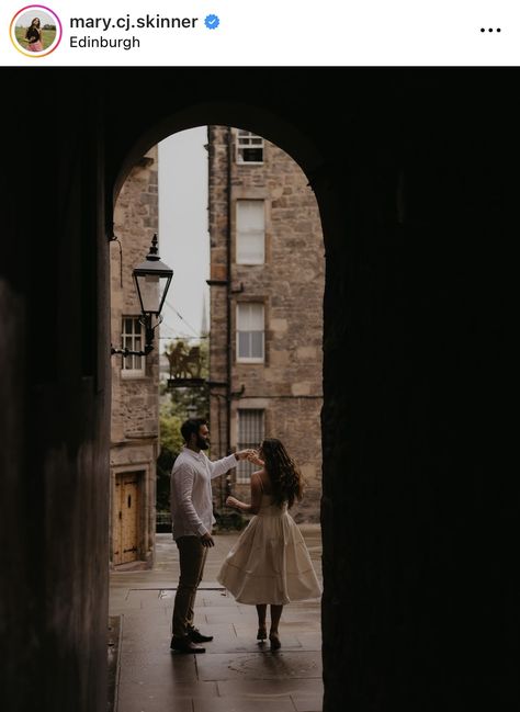 Gothic Engagement Photos Ideas, Outside Engagement Pictures, Trending Photoshoot Ideas, Belgian Wedding, Engagement Couple Shoot, Panda Photography, Nyc Engagement Shoot, Classic Engagement Photos, Boston Engagement Photos