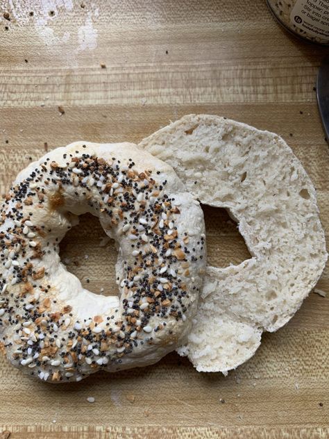 Skinny Pizza Dough Bagels – My Bizzy Kitchen My Bizzy Kitchen, Vegan Pizza Dough, Weight Watchers Food Points, Everything But The Bagel Seasoning, Ww Breakfast, Everything But The Bagel, Best Bagels, Bagel Shop, Bagel Seasoning