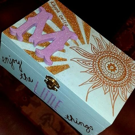 Kappa Delta sorority memory box big little clue week diy Memory Box Ideas, Little Baskets, Kappa Delta Sorority, Big Little Basket, Memories Box, Theta Phi Alpha, Delta Sorority, Pin Box, Delta Phi Epsilon