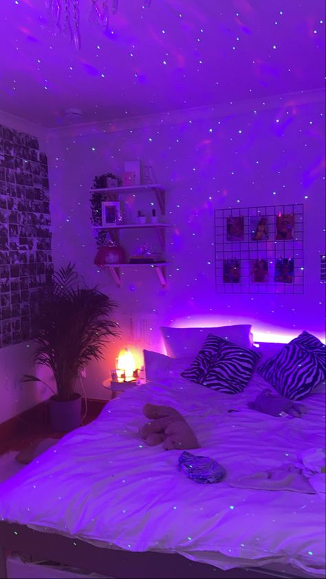 Dream Rooms Aesthetic Led, Galaxy Bedroom Ideas, Galaxy Aesthetic Room, Led Bedroom Ideas, Smile Tips, Galaxy Bedroom, Galaxy Room, Home Decor Business, Living Room Decoration Ideas