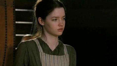 Mary Bennet, Bennet Sisters, Tamzin Merchant, Talulah Riley, Mr Collins, Elizabeth Bennett, Pretty Costume, Then And Now Photos, Pride And Prejudice 2005