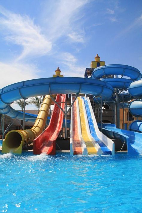 Water Slides Aesthetic, Water Park Aesthetic, Water Park Background, Water Park Slide, Places To Go With Friends, Fun Water Parks, Water Park Rides, Pool Water Slides, Portugal Beach