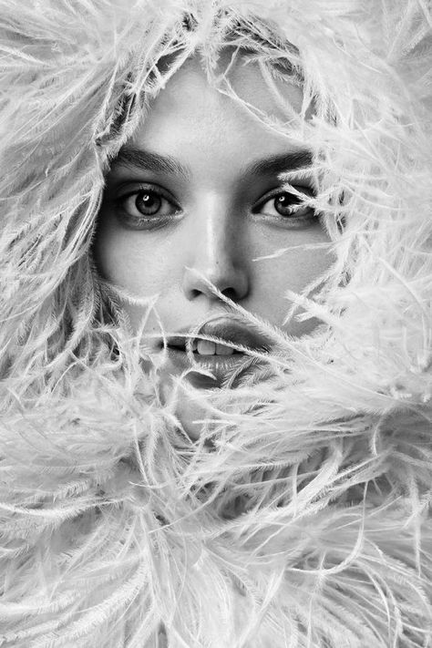 Emily Didonato in “Beauté Feutrée” by Cuneyt Akeroglu for Vogue Paris, Feb 2015. Emily Didonato, Celebrity Faces, Winter Photoshoot, Winter Photo, Blue Dream, Tv Movie, Black And White Pictures, Harpers Bazaar, Cultura Pop