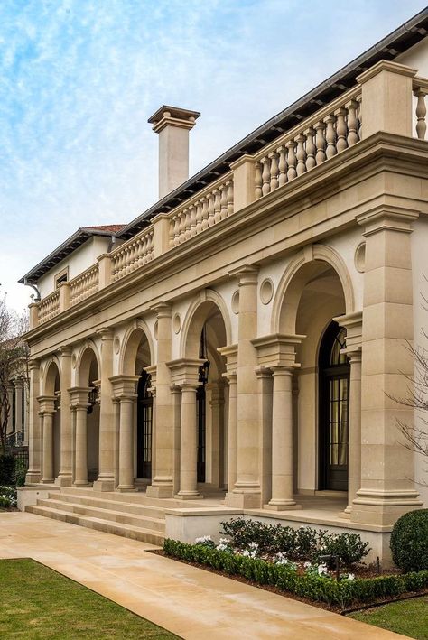 Classic Facade, Classical Building, Classical House, Mansion Designs, Classic House Exterior, Classic Building, Classic Villa, Classic House Design, Neoclassical Architecture