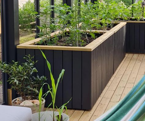 Garden Decking Planter Ideas, Garden Box On Deck, Patio With Planter Boxes, Diy Garden Planter Boxes, Raised Planter Boxes Diy, Diy Raised Planter Boxes, Wellbeing Garden, Planter Boxes Ideas, Planter Box Design