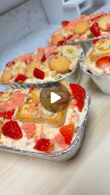 Stacy Johnson on Instagram: "Strawberry Cheesecake Banana Pudding 🍓🍰🍌 full recipe to the banana pudding is in my prior video of the banana pudding only thing I did differently was use strawberry milk and I made a strawberry boxed cake (instructions on the cake box) this recipe is a must try. 2024 let’s go!!! #strawberrycheesecake #foodporn #foodie #foodblogger #foodstagram #instagood #instagram #explore #exploremore #fyp #flipinpotswithfluff" Strawberry Cake Banana Pudding, Strawberry Cake With Pudding Mix In It, Banana Pudding Bowl, Banana Pudding Strawberry Crunch Cake, Banana Pudding Strawberries, Strawberry Cheesecake Strawberries, Casserole Dessert Recipes, Banana Pudding Ideas, Strawberry Banana Pudding Cookies