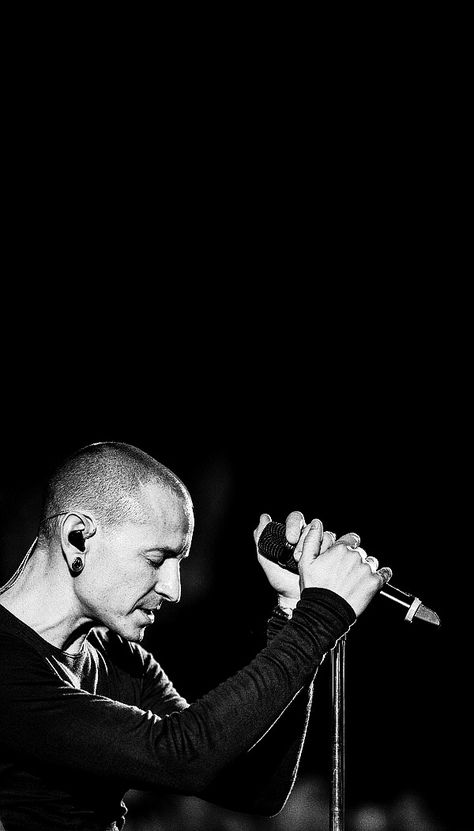 Image uploaded by tamara1. Find images and videos about linkin park and chester bennington on We Heart It - the app to get lost in what you love. Chester Bennington Wallpaper, Chester Bennington, Linkin Park, Chester, Black And White, White, Black