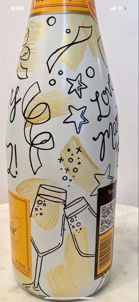 New Year Bottle Art, Painted Champagne Bottle Nye, New Years Champagne Bottle, Diy Disco Champagne Bottle, Painted Champagne Bottle New Years, 21 Champagne Bottle, Painted Champagne Bottle Diy, Christmas Champagne Bottle, Painted Whiskey Bottles