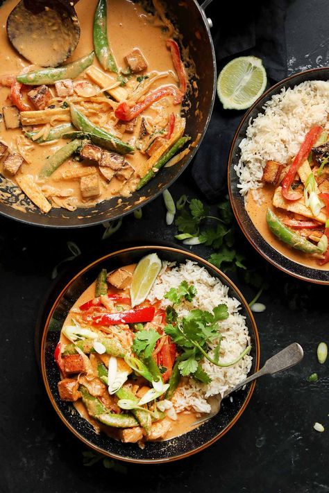 Ditch the takeout this weekend and make this restaurant-worthy Vegan Thai Red Curry at home. With marinated tofu and veggies this curry is perfect comfort food. It's creamy, spicy and packed with layers of gorgeous flavours. Perfect for a cosy delicious dinner. #veganmeals #veganthaicurry #regandinner Vegan Thai Red Curry, Tofu And Veggies, Curry With Tofu, Vegan Thai Curry, Curry Tofu, Restaurant Breakfast, Buddha Bowls Recipe, Dinner Yummy, Marinated Tofu