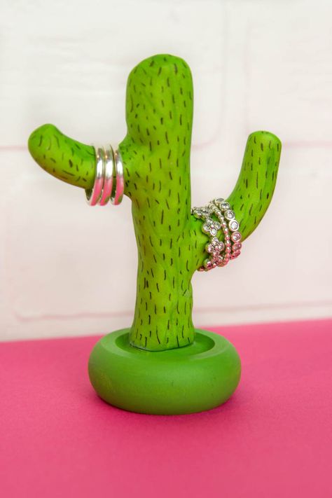 How To Make A Ring Holder Out Of Clay, Cute Diy Clay Crafts, Easy Clay Ring Holder, Clay Ring Holder Diy, Air Dry Clay Ring Holder Diy, Room Decor To Make, Things To Make From Clay, Air Dry Clay Cactus Ring Holder, Clay Cactus Ring Holder