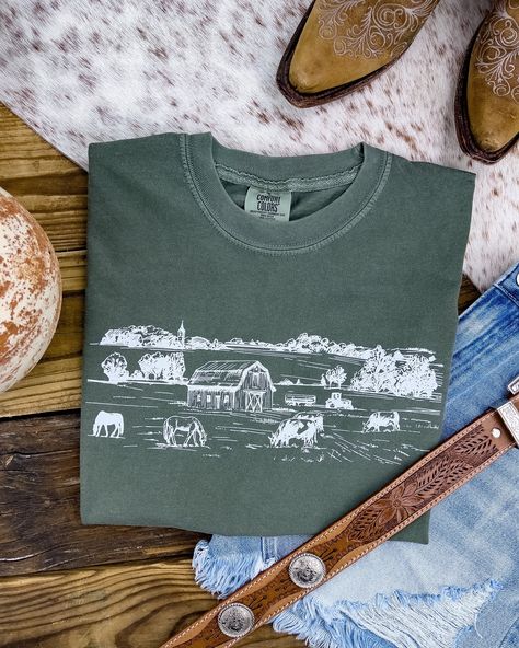 our farmland tee is such a classic neutral tee that is perfect for any occasion! check it out our website 🤎 #westernfashion #westernclothing #westernwear #westernboutique #farm Western T Shirts For Women, Western Wear Outfits, Cute Country Outfits, Looks Country, Western Style Outfits, Cute Shirt Designs, Comfort Color, Country Outfits, Western Shirts