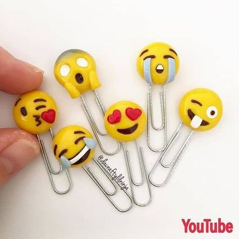 Crafts For Guys, Emoji Craft, Polymer Clay Kunst, Crea Fimo, Diy Crafts For Teens, Polymer Clay Kawaii, Diy School Supplies, Polymer Crafts, Crafts Paper