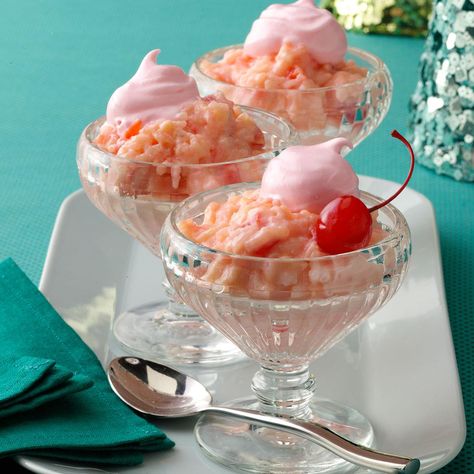 Maraschino Cherry Rice Pudding Recipe -As a grandmother, I've been cooking for many years and love to share my recipes. This pretty pastel dessert is a fun choice when you need something sweet for a special occasion. —Sharon Crider, Junction City, Kansas Cherry Rice, Rice Puddings, Pastel Desserts, Rice Pudding Recipes, Rice Pudding Recipe, Tapioca Pudding, Keylime Pie Recipe, Italian Christmas, Refreshing Desserts