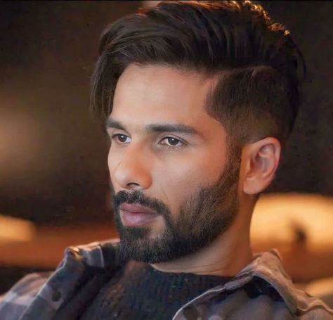 Shahid Kapoor Hairstyle, Jassi Gill Hairstyle, Army Haircut, Bike India, Top Haircuts For Men, Jassi Gill, Popular Mens Hairstyles, Mens Hairstyles With Beard, Hairstyle Men