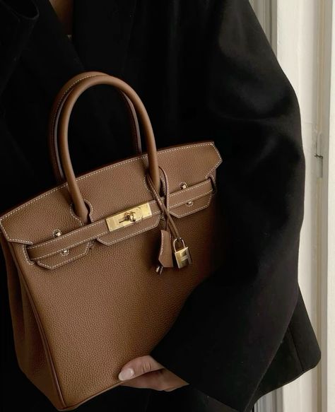 #luxury #hermes #classy Couture Handbags, Bags Aesthetic, Classic Bags, Quiet Luxury, Hermes Bags, Hermes Bag, Welcome Home, New Wardrobe, Coco Chanel