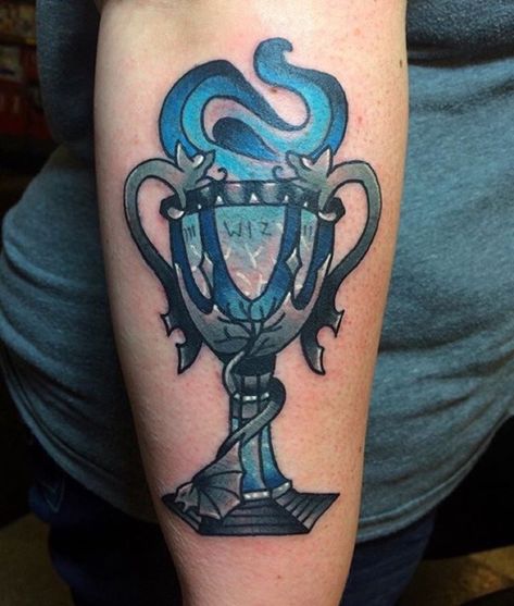 magical-harry-potter-tattoo-designs0151 Harry Potter Tattoo Sleeve, Gladiator Tattoo, Game Of Thrones Tattoo, Hp Tattoo, Cup Tattoo, Potter Tattoo, Theme Harry Potter, Harry Potter Tattoos, Harry Potter Tattoo