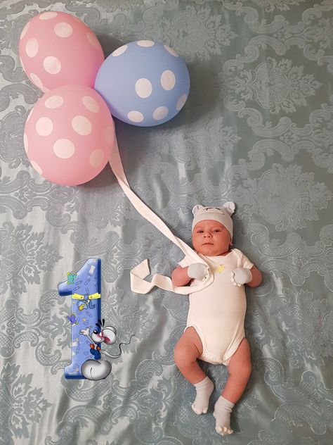 Baby Boy 1 Month Photo Ideas, 1st Month Baby, Baby Fashion Newborn, 1 Month Baby, Baby Boy Decorations, Baby Milestones Pictures, Boy Photo Shoot, Monthly Baby Pictures, Baby Photoshoot Boy