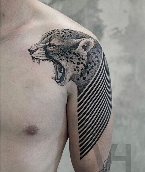 Cheetah Tattoo, Front Shoulder Tattoos, Symmetrical Tattoo, Jaguar Tattoo, Cool Shoulder Tattoos, Tier Tattoo, Tattoo Placements, Leopard Tattoos, Kunst Tattoos