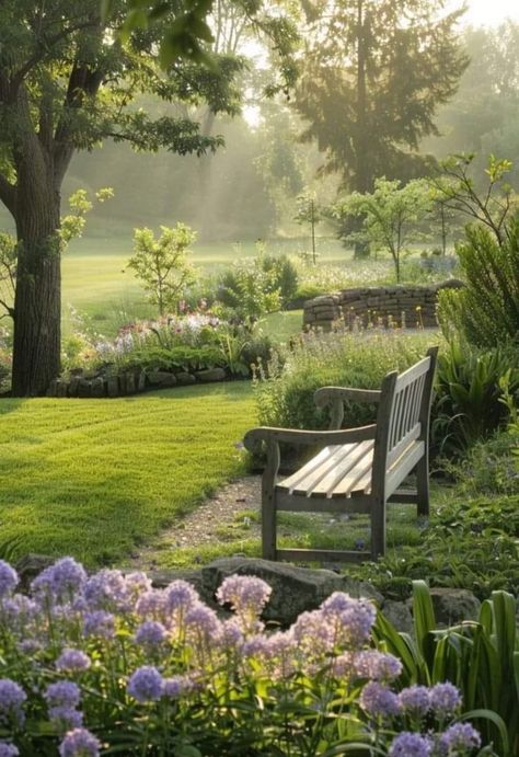 Country Style Landscaping, English Garden Decor, Yard Seating, English Garden Ideas, Compound House, Cottage Core Garden, Country Cottage Garden, English Garden Design, English Gardens