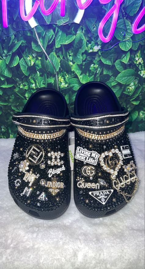 Black Custom Crocs, Black Bedazzled Crocs, Croc Bling Ideas, Black Bling Crocs, Rhinestone Crocs Shoes Diy, Cute Black Crocs, Black Crocs Aesthetic, Croc Design Ideas, Baddie Crocs