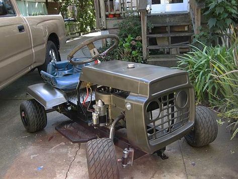 How to make a racing lawn mower Lawn Mower Racing, Lawn Mower Storage, Lawn Mower Repair, Riding Mowers, Tractor Idea, Diy Go Kart, Riding Mower, Drift Trike, Garden Tractor