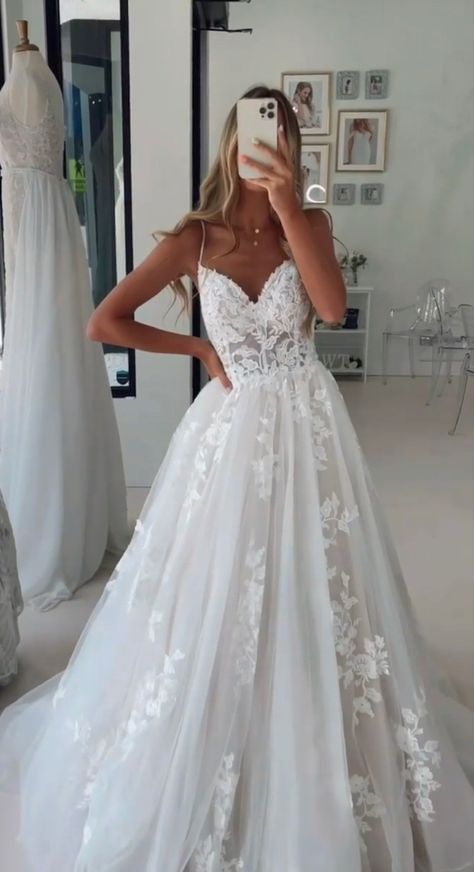 Fairytale Wedding Dress, Boho Styl, Unique Wedding Dresses, Fairy Tale Wedding Dress, Dream Wedding Venues, Pretty Wedding Dresses, Cute Wedding Dress, White Wedding Dress, Dream Wedding Ideas Dresses