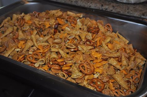 I found this recipe on the taste of home bulletin board. I used my 18 qt Nesco roaster to cook this in. As you can see, it filled it all the... Nuts And Bolts Recipe, Roaster Oven Recipes, Roaster Recipes, Bagel Chips, Chex Cereal, Christmas Baking Recipes, Chex Mix Recipes, Snack Mix Recipes, World Party