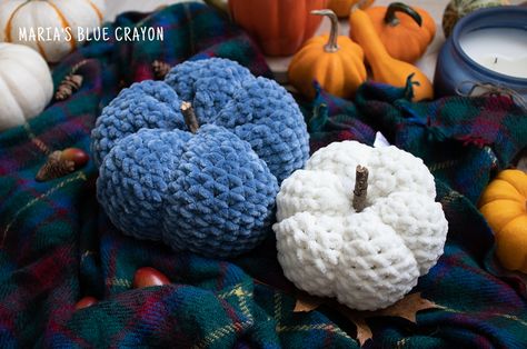 No Nonsense Crochet Pumpkins Pattern Tutorial - Maria's Blue Crayon Knitted Pumpkins, Crochet Fall Decor, Thanksgiving Crochet, Scrap Yarn Crochet, Crochet Pumpkins, Blue Crayon, Crochet Cardigans, Fall Crochet Patterns, Halloween Crochet Patterns