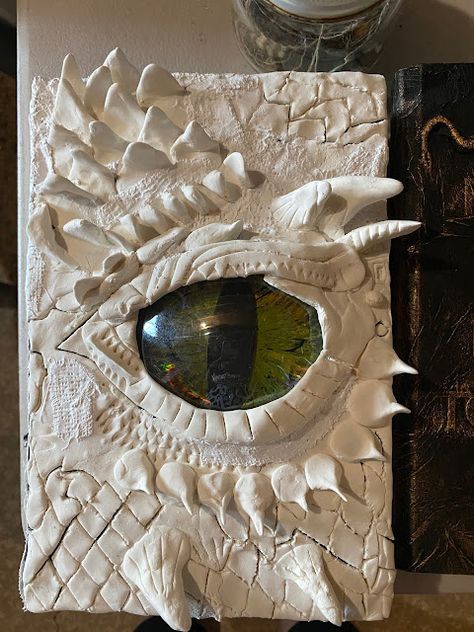 Creepy Halloween Decorations Diy Spell Books, Dragon Spell Book, Creepy Book Covers Diy, Spooky Books Diy, Spell Book Covers Diy, Diy Spell Book Cover Ideas, Dragon Halloween Decorations, Halloween Spell Books Diy, Diy Spell Books For Halloween