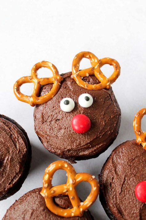 Reindeer Cupcakes - Sweets by Elise Red Velvet Oreo Cookies, Triple Chocolate Muffins, Bakery Chocolate Chip Cookies, Reindeer Cupcakes, Measuring Flour, Moist Cupcakes, Pretzel Twists, Red Velvet Cookies, Fudge Frosting