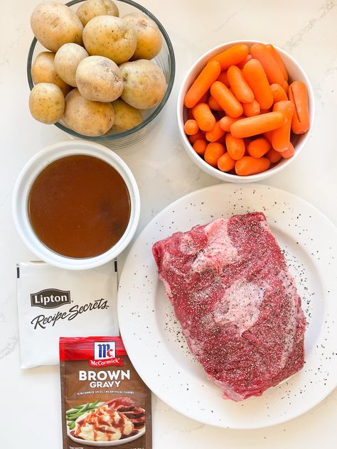 Best Crockpot Roast, Pot Roast Crock Pot Recipes Easy, Easy Crockpot Roast, Easy Slow Cooker Pot Roast, Pot Roast Gravy, Roast Beef Crock Pot Recipes, Dance Around The Kitchen, Crockpot Pot Roast, Brown Gravy Recipe