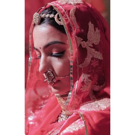 Rajasthani Poshak, Rajput Jewellery, Rajasthani Bride, Amrita Rao, Wedding Jewellery Designs, Rajasthani Dress, Rajputi Jewellery, Rajputi Dress, Indian Illustration