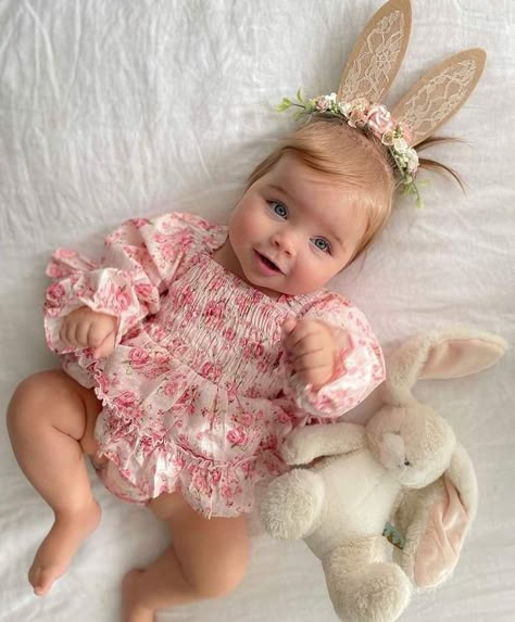 Baby Easter Pictures, Easter Baby Photos, Easter Photoshoot, Baby Flower Crown, Easter Outfit For Girls, Blue Denim Dress, Easter Pictures, Foto Baby, Baby Easter