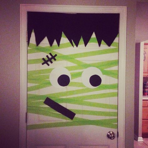 Frankenstein door for Halloween! Frankenstein Door Decoration, Office Halloween Themes, Frankenstein Door, Decorate A Door, Halloween Boards, Halloween Doors, School Fall Festival, Halloween Classroom Door, Fall Themes