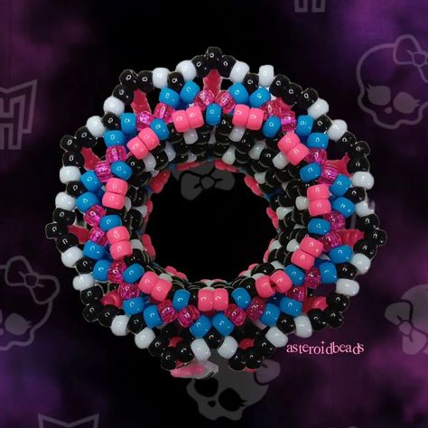 monster high inspired carousel kandi cuff!!! 🩷🌸❤️🌸🧡🌸💛🌸💚🌸💙🌸💜 🎀 available on depop & mercari! ♡ check out my page for tons of other kandi + jewelry pics >:3 ♡ handmade with love by me! ♡ freebies with every order! thank you for your support <33 🩷🌸❤️🌸🧡🌸💛🌸💚🌸💙🌸💜 shares are greatly appreciated! you are helping me grow my small business <3 PLUR!! 🫶🌈 #kandi #kandicuff #kandikid #kandiraver #beadedbracelet #beadbracelets #kidcore #scenecore #dreamcore #pinkcore #kawaii #decora #fairykei #monsterh... Kandi Jewelry, Jewelry Pics, Monster H, Kandi Kid, Kandi Ideas, Scene Core, Kandi Cuff, Kandi Patterns, Kandi Bracelets