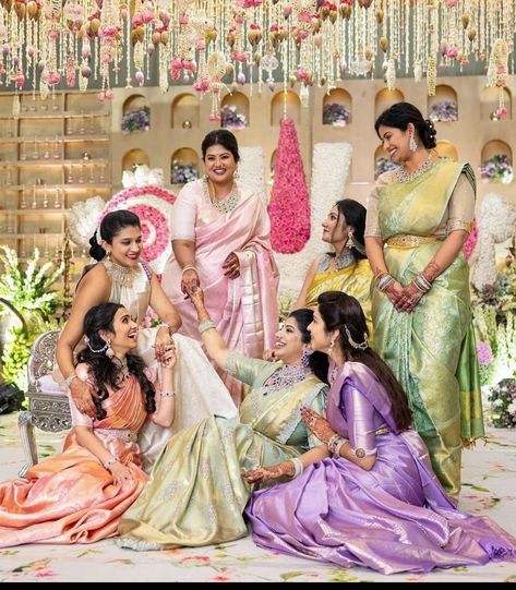 Royal Photoshoot Ideas Family, Saree Group Poses, Bridesmaid Saree Color Schemes, Sreemantham Sarees, Ladies Pictures, Marriage Photo, Bridesmaid Poses, Engagement Saree, South Indian Bridal Jewellery