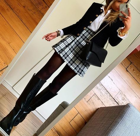 Classy Fall Outfits, Tartan Mini Skirt, Everyday Casual Outfits, Stylish Winter Outfits, Leather Outfit, Autumn Outfit, Girly Outfits, Fall Winter Outfits, Preppy Style