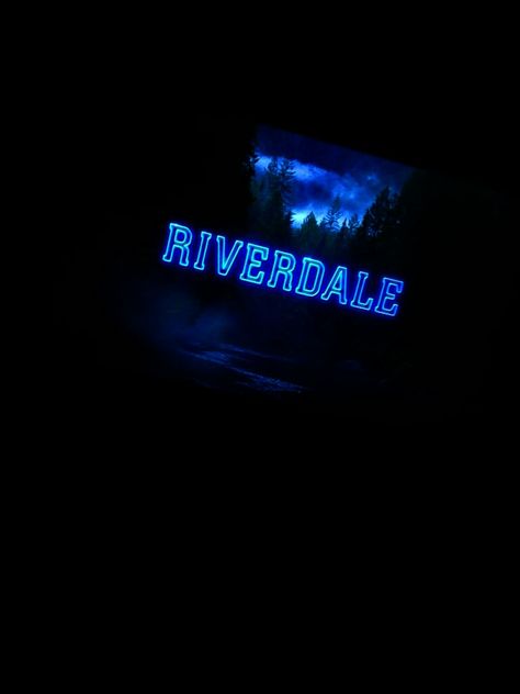 Riverdale Aesthetic Wallpaper, Netflix Fake Story, Riverdale Netflix, Riverdale Series, Riverdale Aesthetic, Instagram Profile Picture Ideas, Netflix Tv, Tumblr Aesthetic, Friends Day