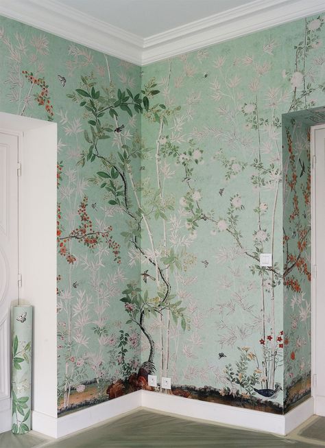 Room Wallpaper Designs, Wallpaper Interior, Chinoiserie Wall, Chinoiserie Wallpaper, Wallpaper Accent Wall, Wallpaper Trends, Luxury Wallpaper, Gallery Design, Inspirational Wallpapers