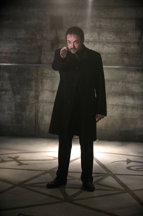 Crowley---Supernatural Crowley Supernatural, Mark Sheppard, Believe In Miracles, Do You Believe, Supernatural, Black