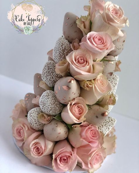 Luz on Instagram: “Strawberry Tower 🍓 love the color scheme nudes and pinks. #strawberrytower #strawberries🍓 #chocolatecoveredstrawberries #chocolatecovered…” Sprinkles Desserts, Strawberry Towers, White Chocolate Covered Strawberries, Edible Fruit Arrangements, Pink Couture, Strawberry Tower, White Chocolate Covered, Chocolate Covered Strawberries Bouquet, Edible Bouquets