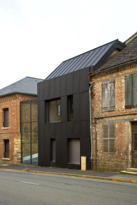 Zinc Extension Architecture, Zinc Architecture, Infill Architecture, Old Building Renovation, Facade Renovation, Black Architecture, Arch Building, Architecture Renovation, Zinc Roof