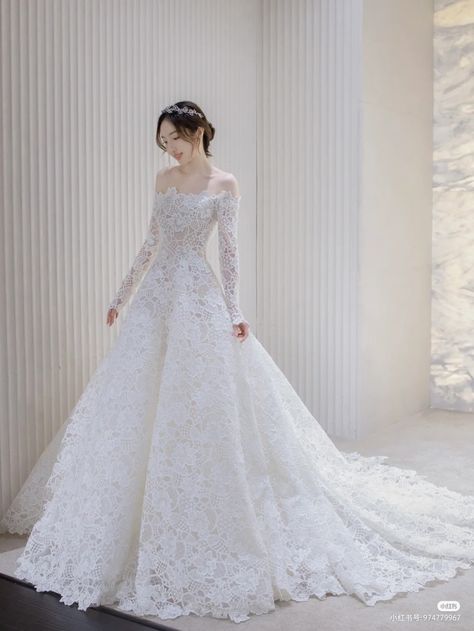 Asia Wedding Dress, Gaun Wedding Simple, Korean Bride Dress, Korean Wedding Dress Simple, Wedding Dress Asian, Korean Wedding Gown, Wedding Dress Cottagecore, Wedding Dress Korean Style, Korean Wedding Dresses