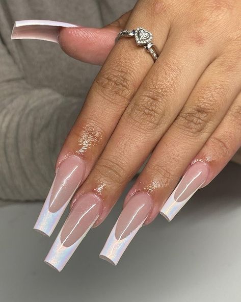 @delilahv__ on Instagram: “Ok but this frenchieeeeee ✨💕💅🏻 #661nails #bakersfieldnails #bakersfieldnailtech #nails💅 #nailsnailsnails #nailsonfleek” Holographic French Tip Nails, Holographic French Tip, Acrylic Nails Chrome, White Chrome Nails, White French Nails, Chrome Nails Designs, Acrylic Nail Powder, Nails Now, White Chrome